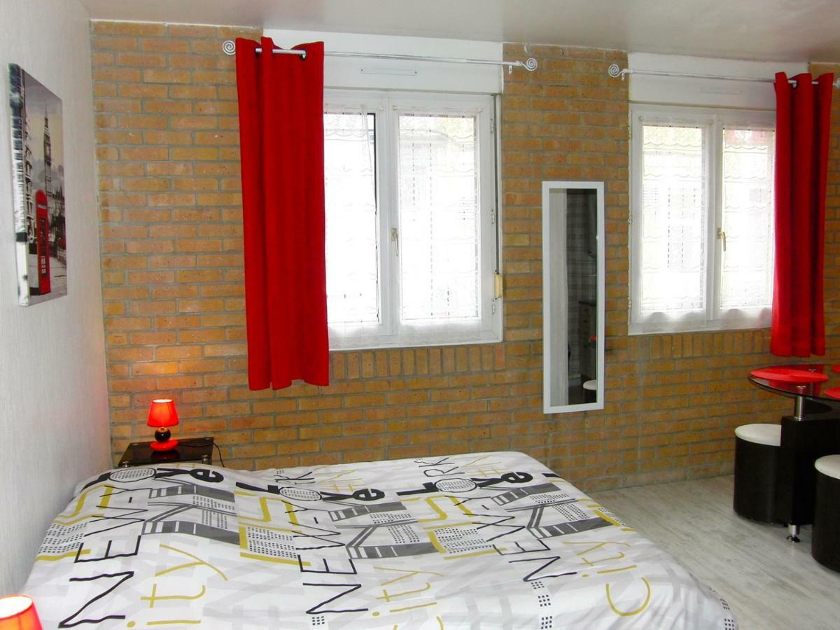 Une Petite Halte Apartment Кале Екстериор снимка